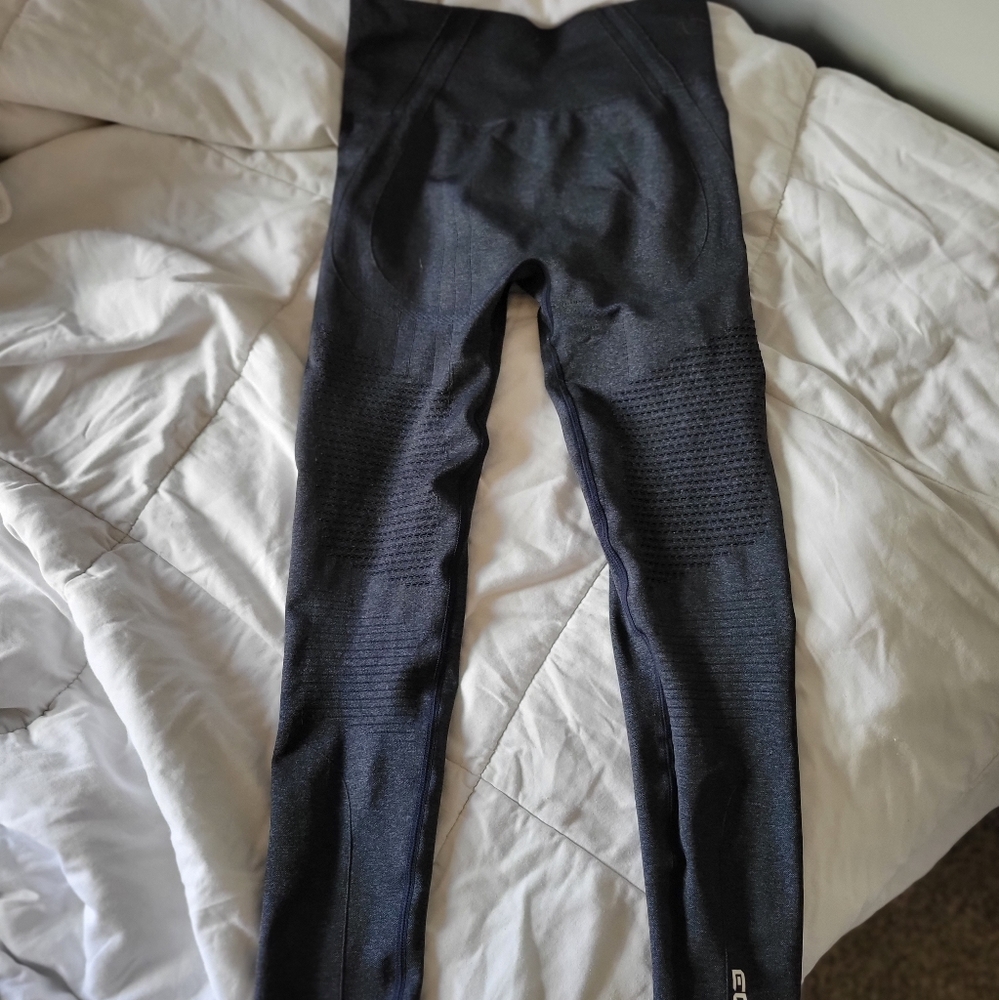 ECHT leggings, navy blue!! One size